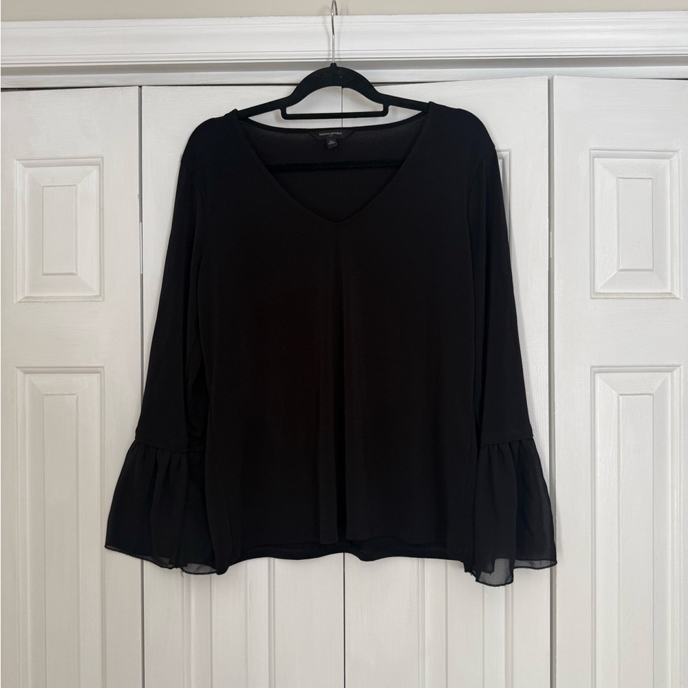 Banana Republic Women’s Black Long Sleeve Blouse Bell Sleeves Feminine Size M